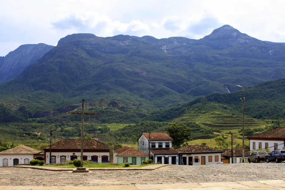 Centro histórico de Catas Altas frente a la Serra do Caraça